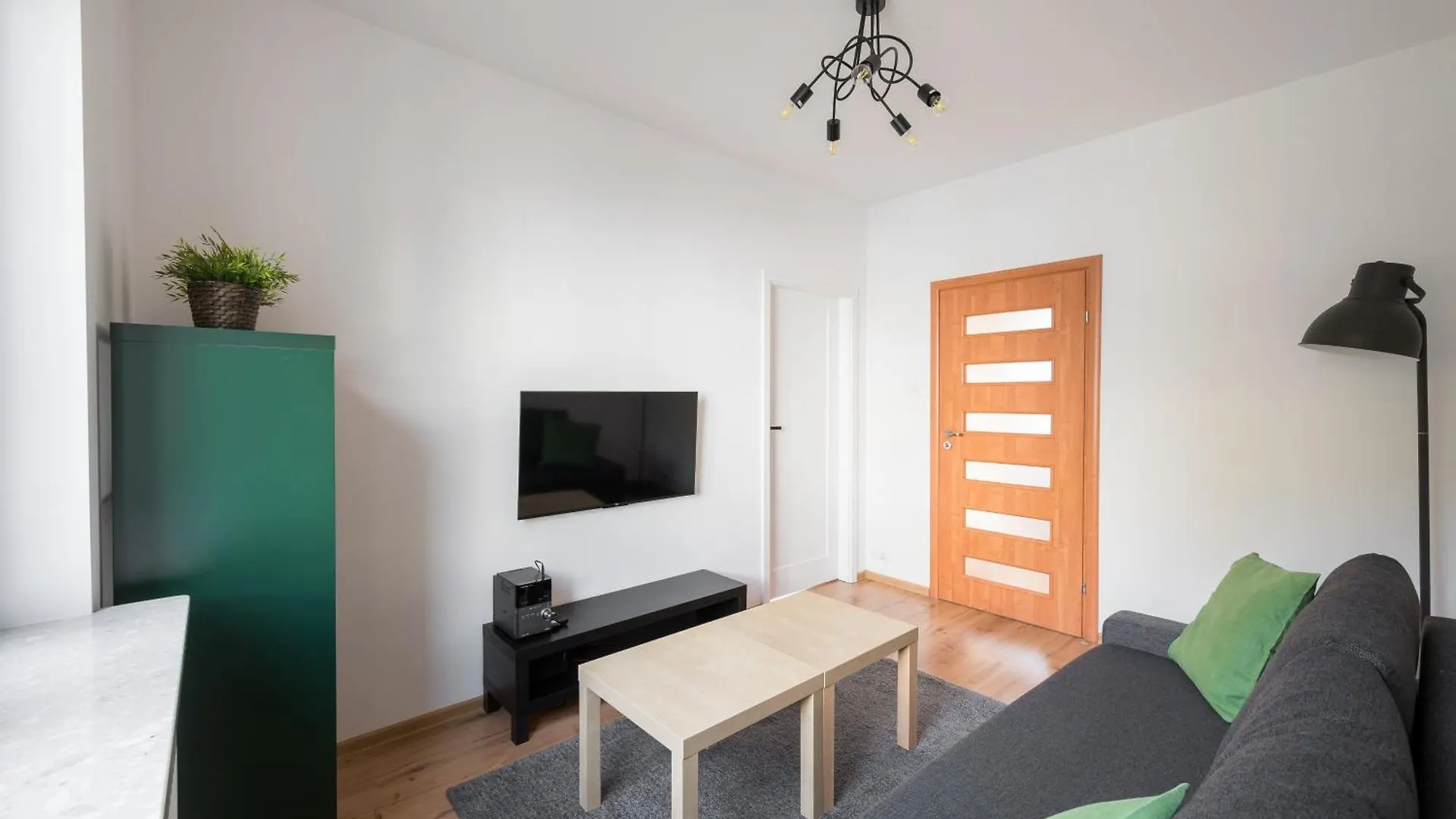 Saska Kepa Pleasant Apartment Warsaw