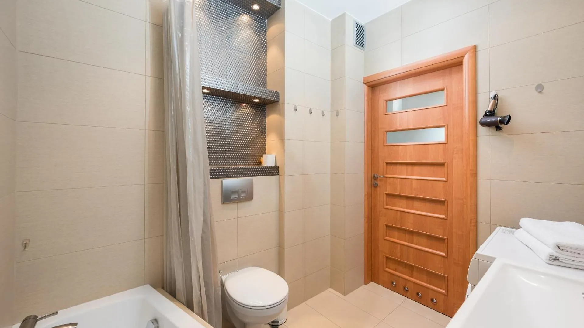 Saska Kepa Pleasant Apartment Warsaw