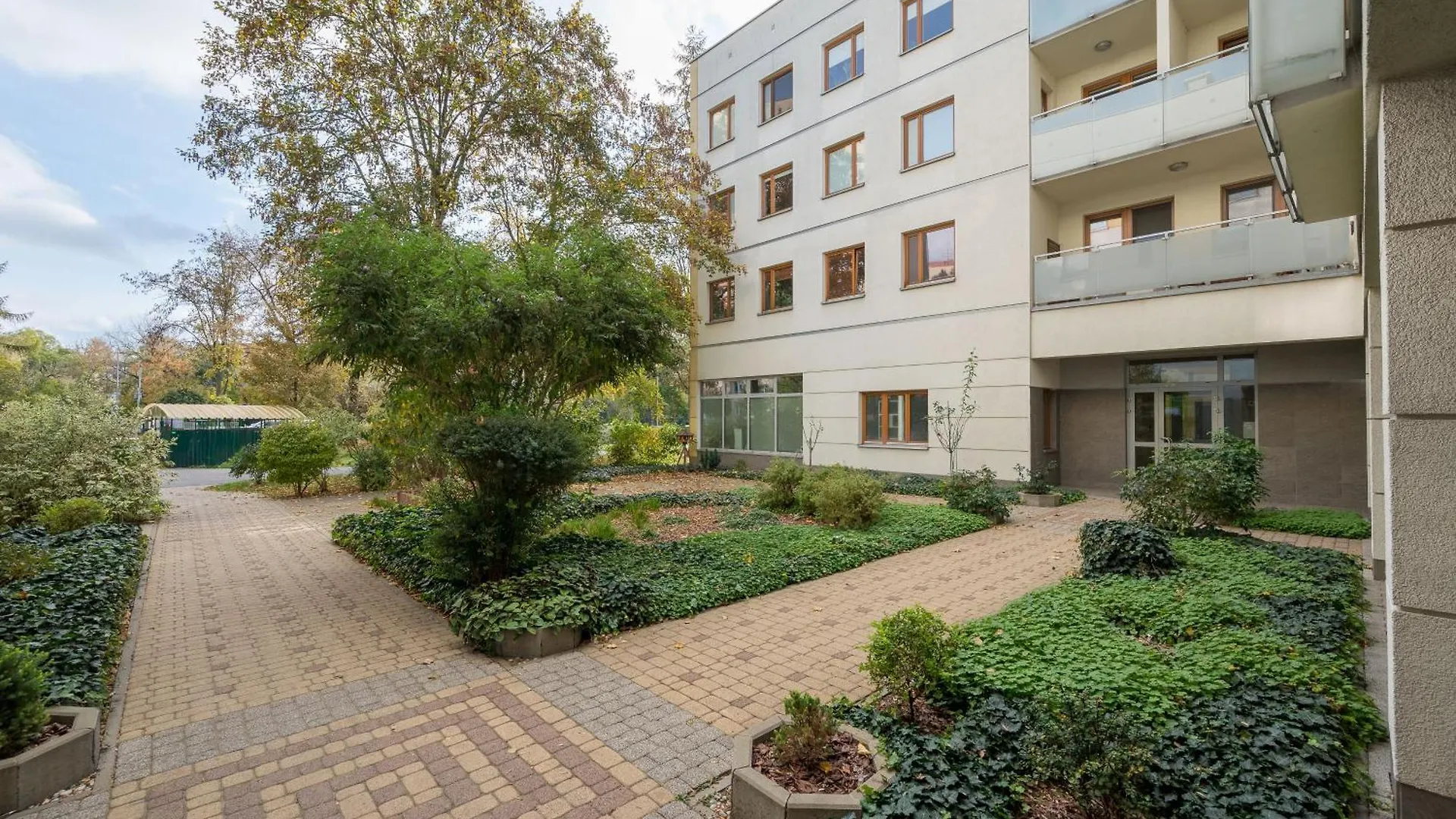 Saska Kepa Pleasant Apartment Warsaw